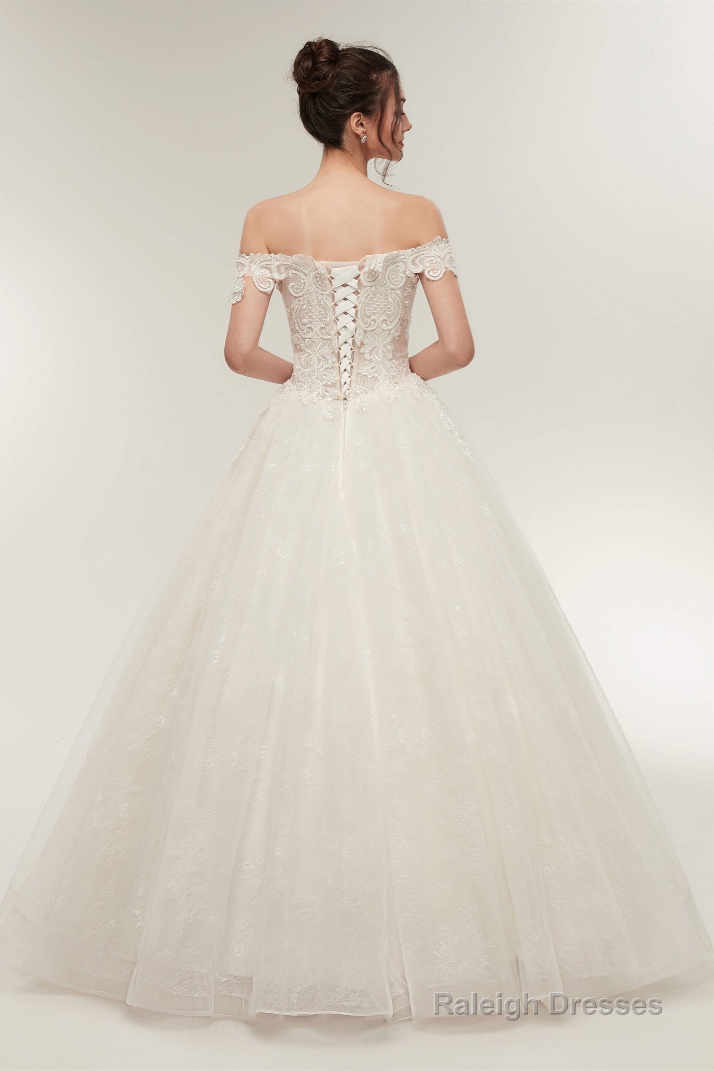 Off-shoulder Sweetheart A-line Lace-up Floor Length Lace Appliques Wedding Dresses