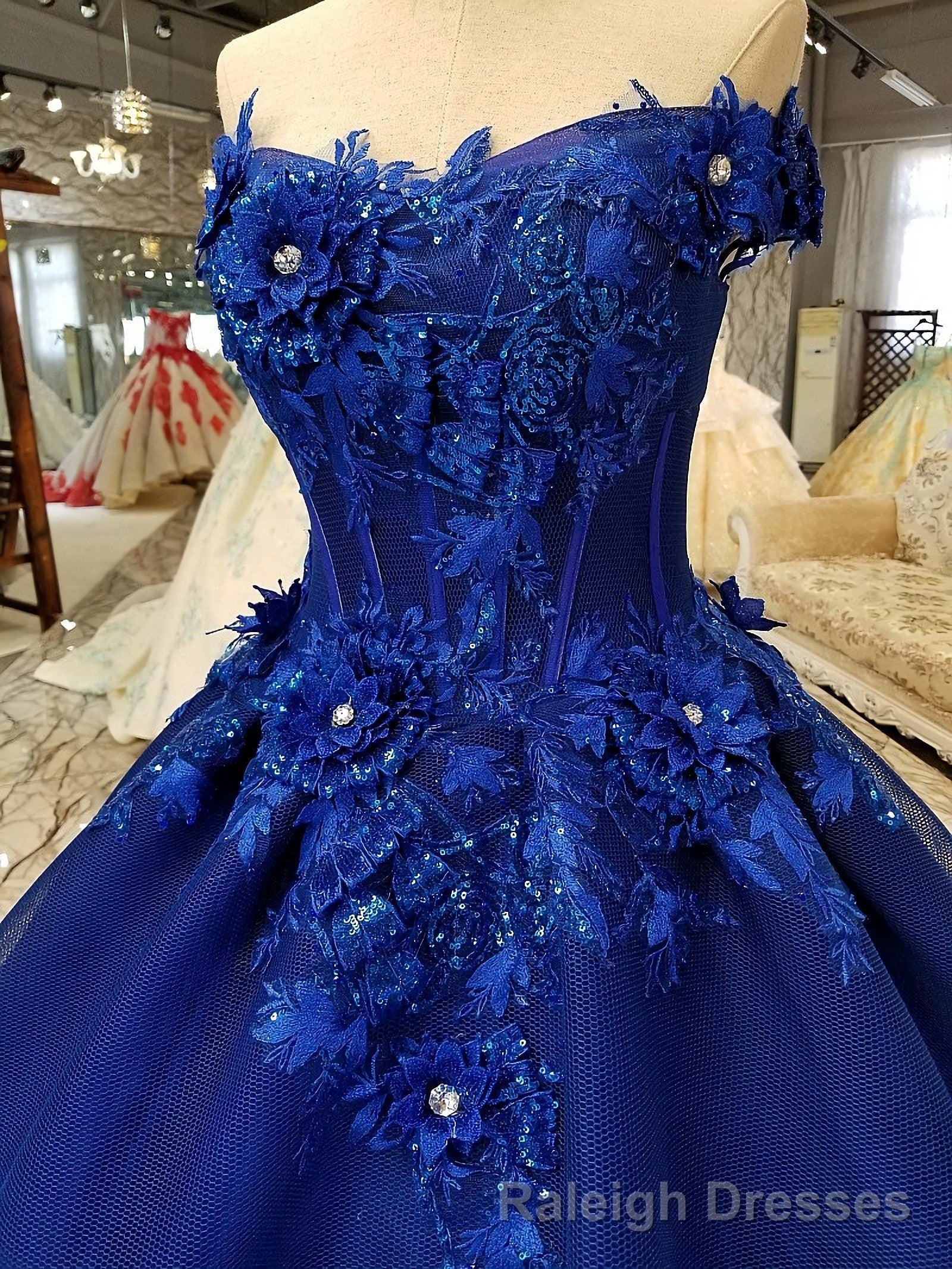 Off-The-Shoulder Royal Blue Prom Dresses With 3D Floral Lace
