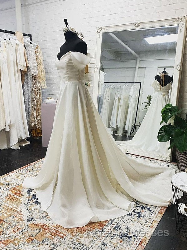 Off The Shoulder Ruffles Satin Bridal Wedding Dress Secondary image