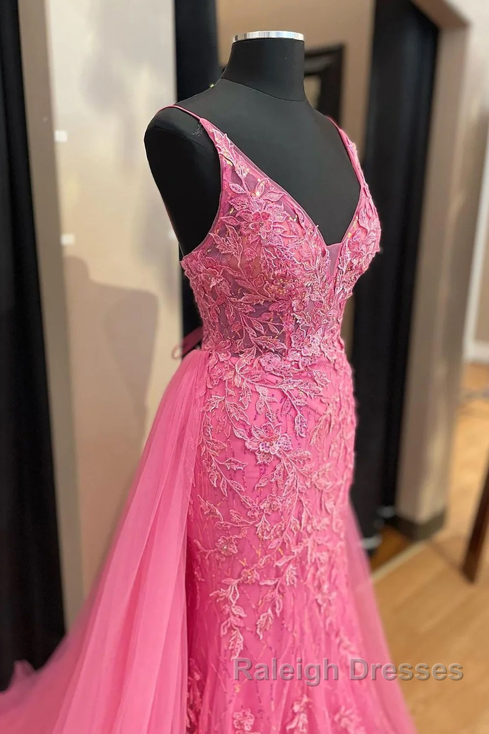 Pink Corset Prom Dress Elegnat A Line Deep V Neck Party Evening Dress with Appliques