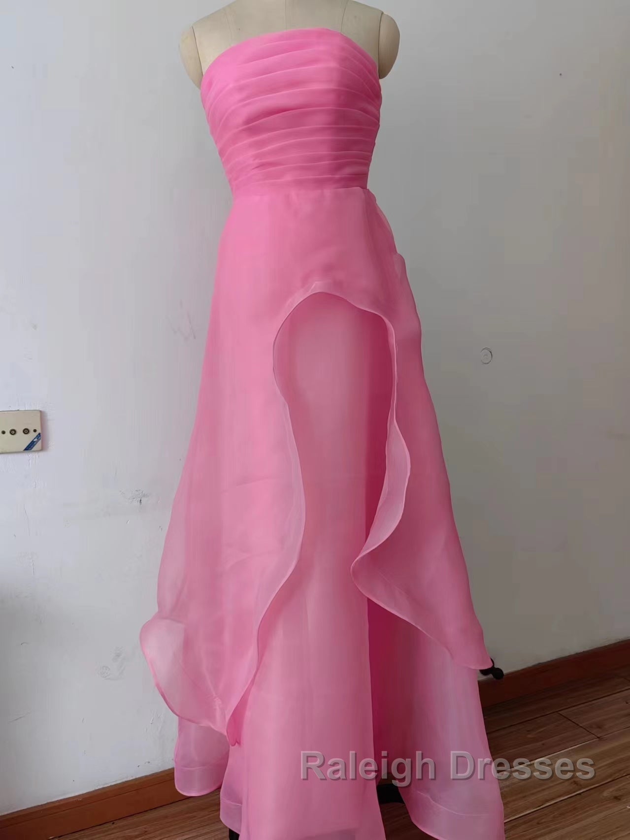 Pink Prom Dress Tulle Evening Gown Strapless Ruffles A-line Simple Prom Dresses For Teens Secondary image