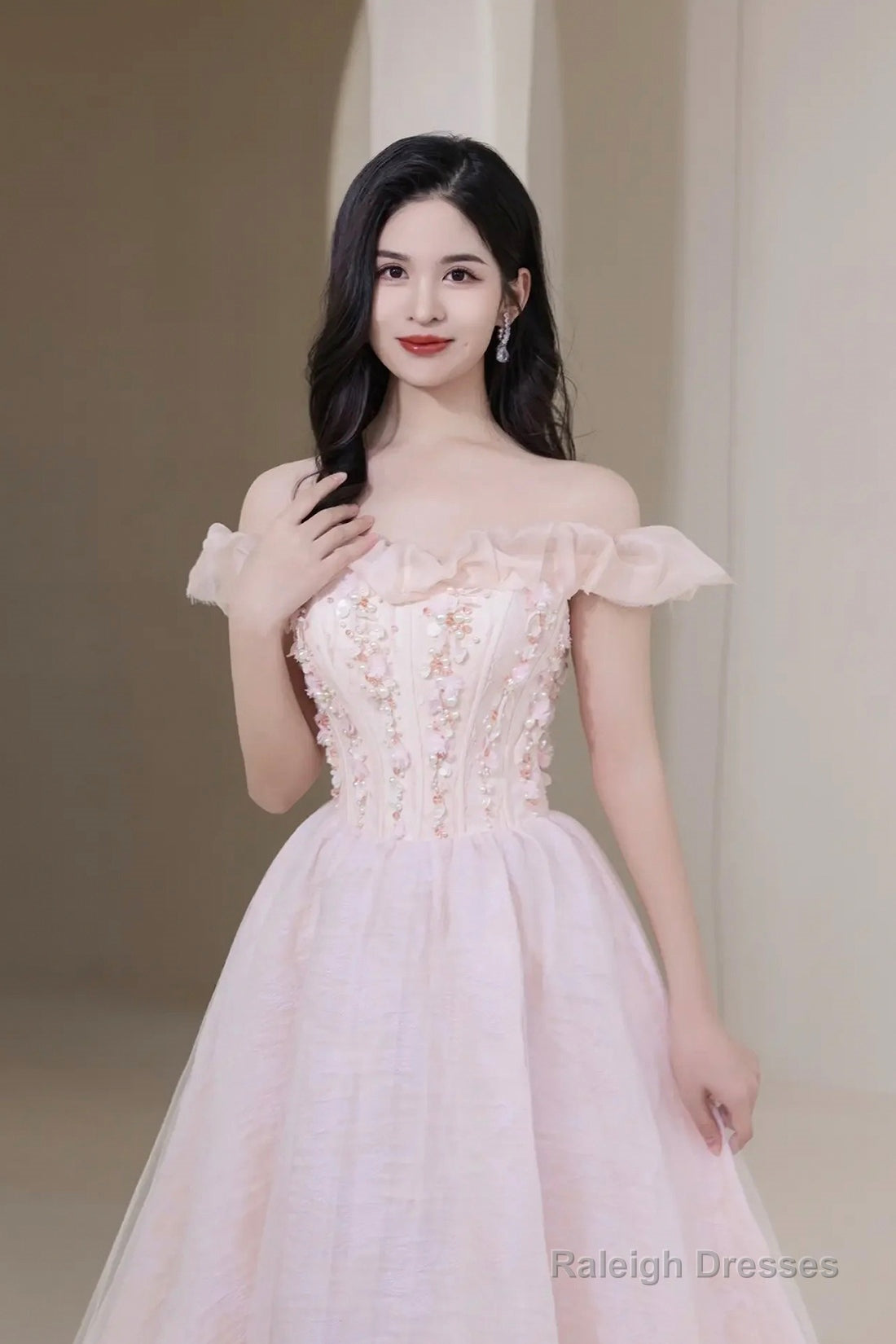 Pink Tulle Beaded Short Prom Dresses Pink Off Shoulder Prom Dresses Secondary image