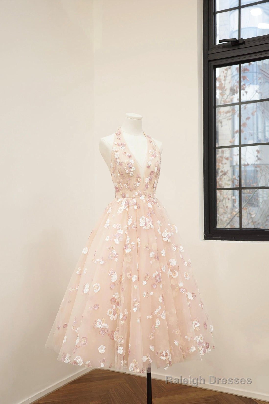 Pink Tulle Sequins Short Prom Dresses Beautiful A-Line Prom Dresses Main image