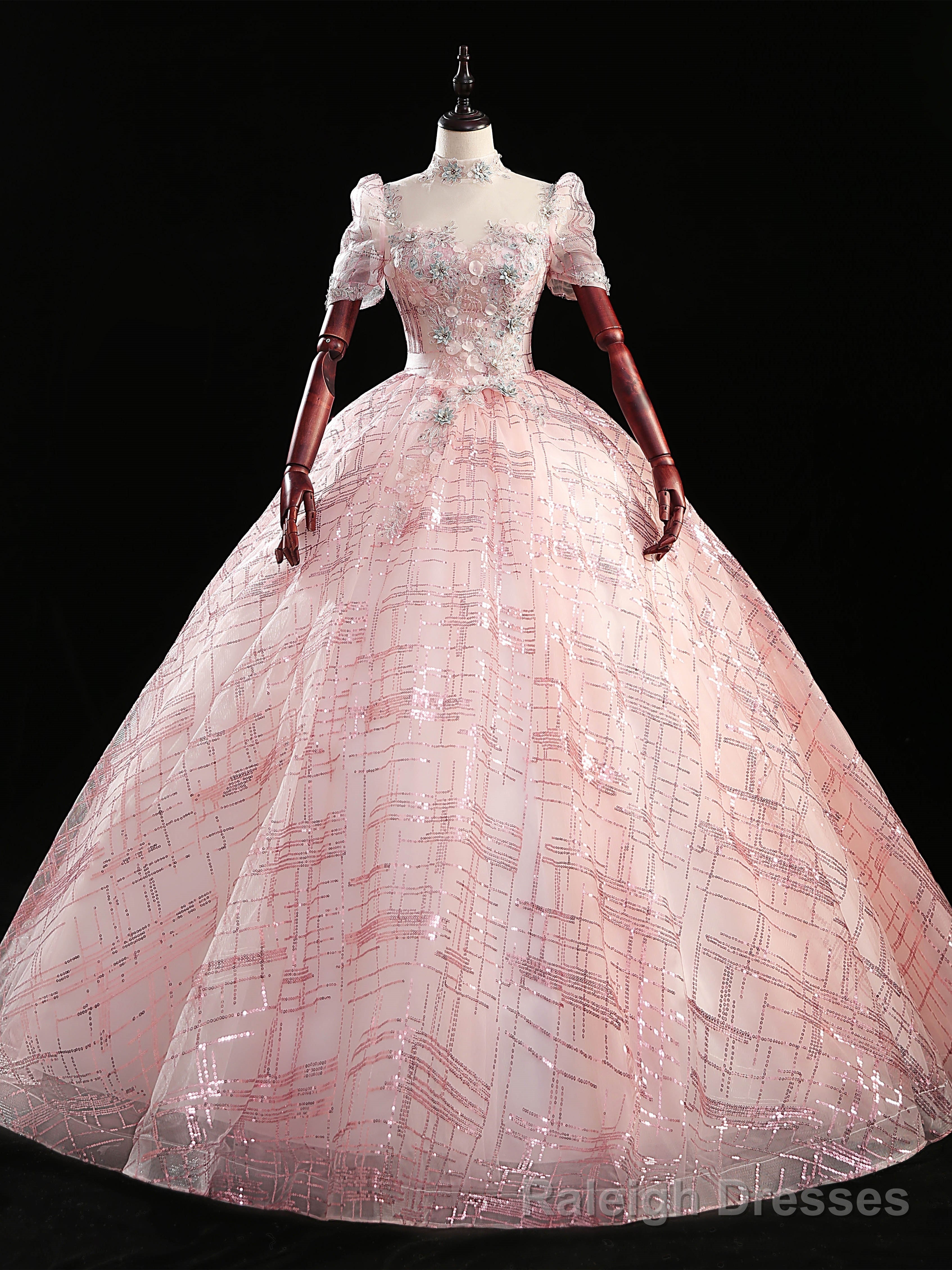 Pink Tulle Sequins Short Sleeve Appliques Quinceanera Dress Main image