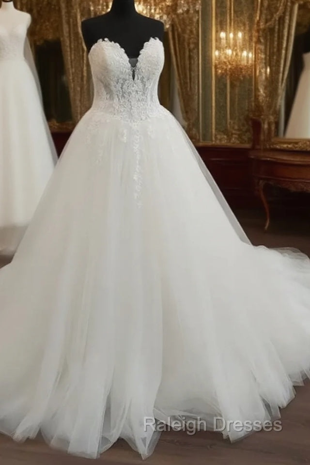 Plus Size Tulle Sweetheart Embroidery Wedding Dress Main image