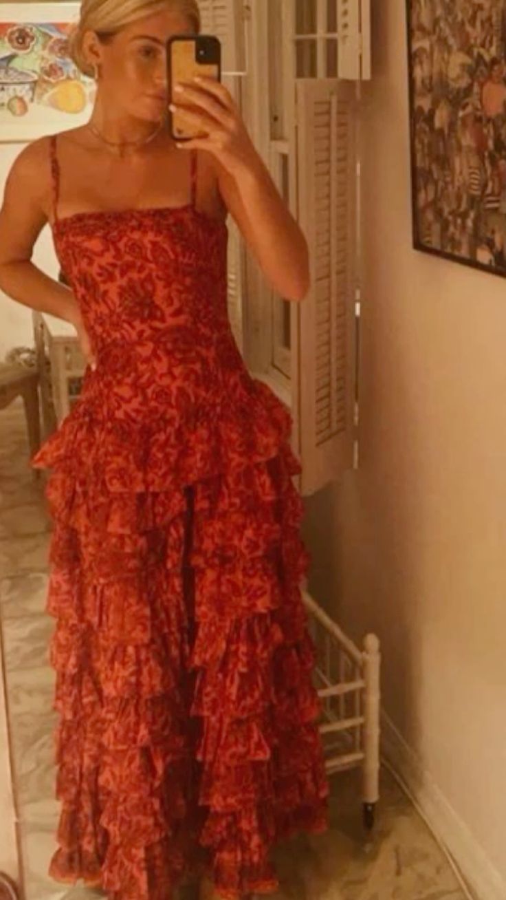 Popular Spaghetti Straps Floor Length Prom Dresses New Fashion Tiered Prom Dresses