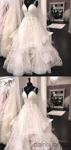 Popular V-Neck Spaghetti Straps Lace Tulle Ball Gowns Wedding Dresses.Db10016