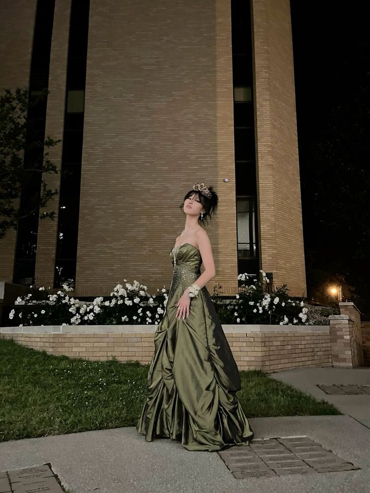 Pretty Ball Gowns Strapless Green Satin Prom Dress Long With Silver Beads