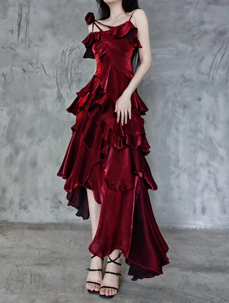Pretty Irregular Ruffled Spaghetti Straps Burgundy Prom Dress With Detachable Rose Long Birthday Dresses For Women