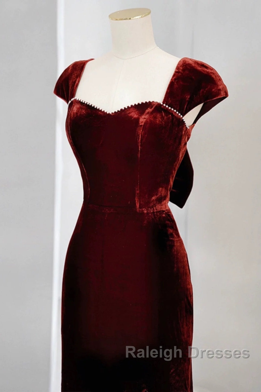 Pretty Mermaid Burgundy Velvet Slit Prom Dresses