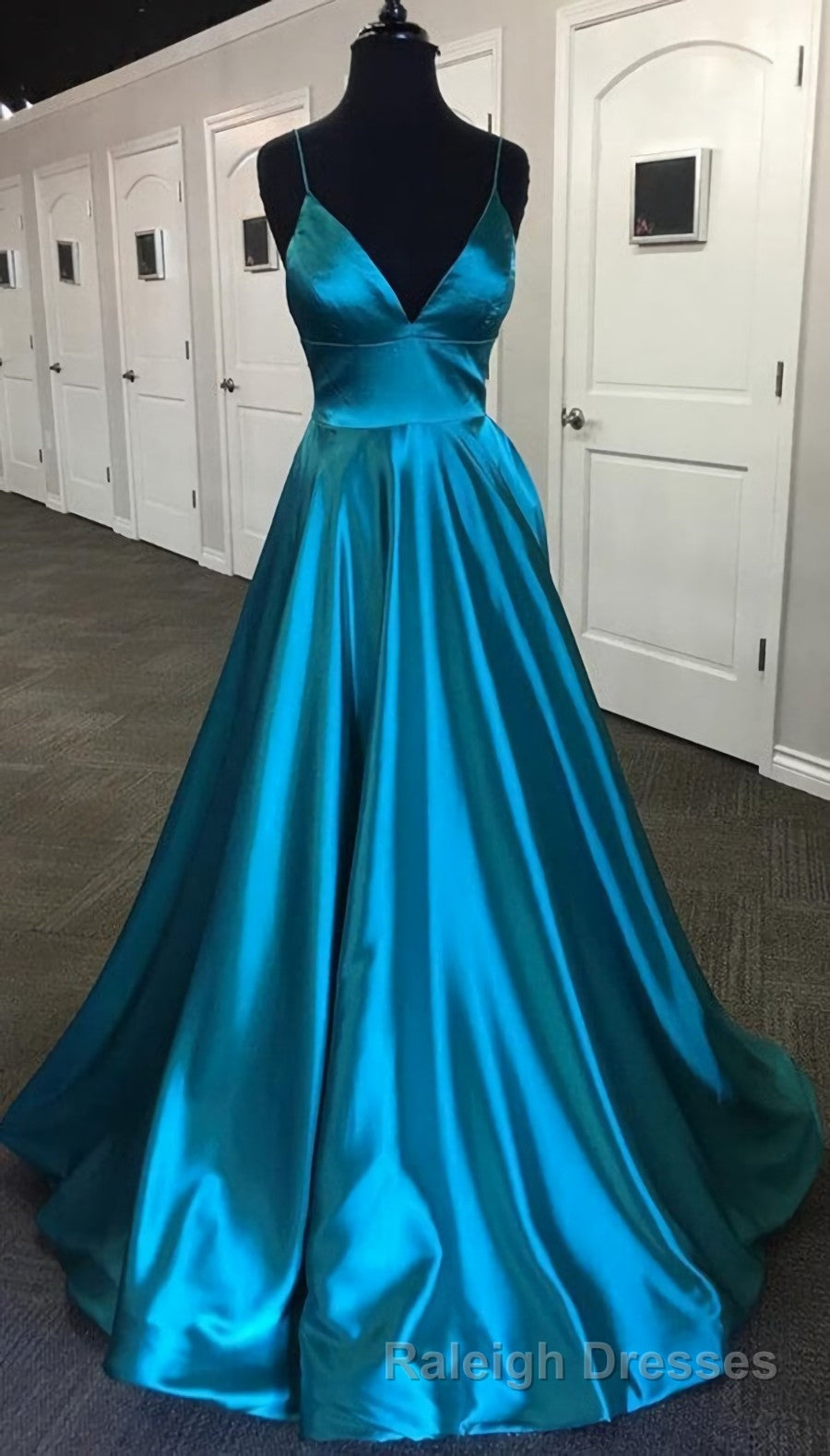 Pretty Royal Blue A Line Spaghetti Straps Prom Dress