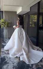 Pretty Wedding Dresses Ball Gowns Square Neck Lace White Wedding Dress Bridal Gown