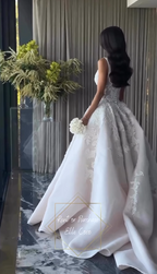 Pretty Wedding Dresses Ball Gowns Square Neck Lace White Wedding Dress Bridal Gown