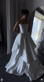 Pretty Wedding Dresses Ball Gowns Strapless White Satin Long Wedding Dress Bridal Gown