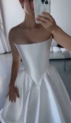 Pretty Wedding Dresses Ball Gowns Strapless White Satin Long Wedding Dress Bridal Gown