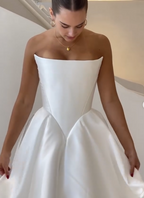 Pretty Wedding Dresses Ball Gowns Strapless White Satin Long Wedding Dress Bridal Gown