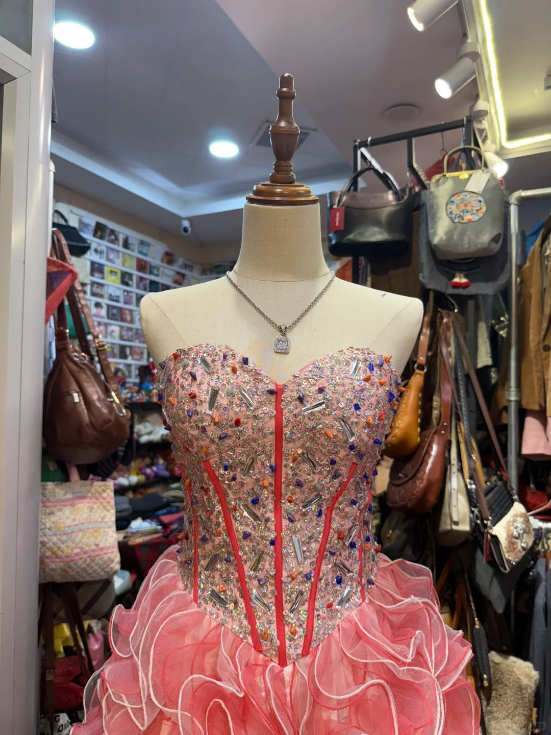 Princess Coral Pink Heart-Shaped Neckline Rhinestone-Embellished Short Formal Prom Dress