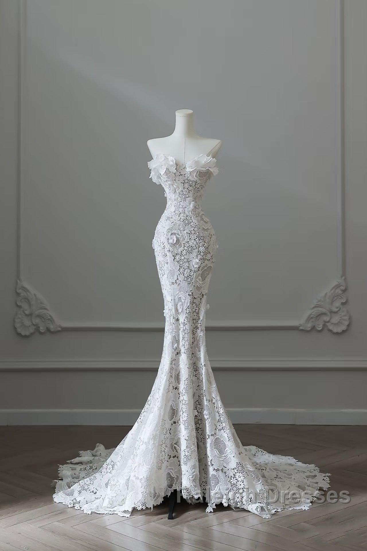 Princess Mermaid Strapless White Lace Long Wedding Dress Brides Dresses
