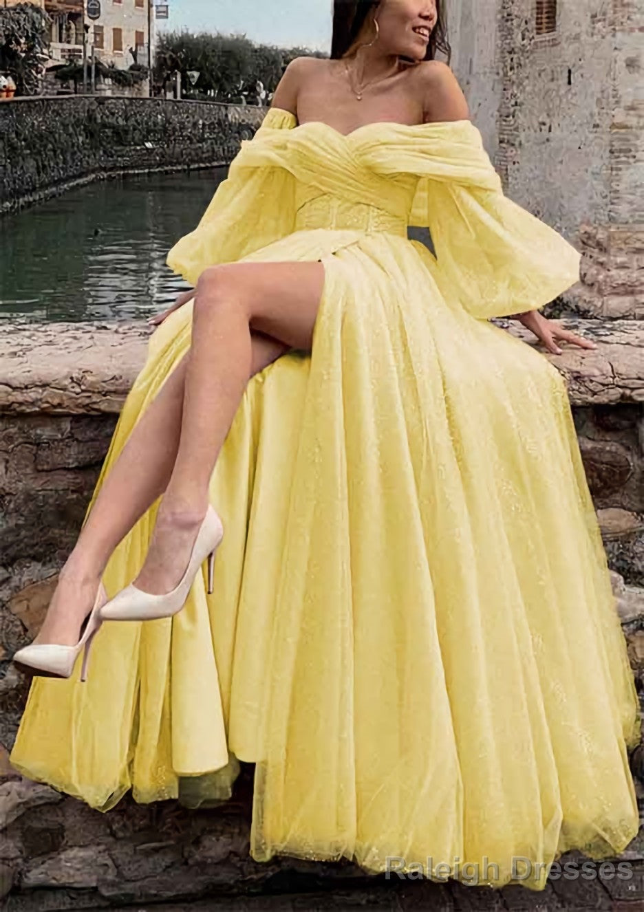 Princess Off-the-Shoulder Sweep Train Tulle Prom Dresses With Pleated Split