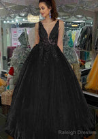 Princess V Neck Long Dress Floor Length Tulle Prom Dress With Appliqued