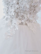 Princess Wedding Dress Ball Gown Lace Flowers Applique Sleeveless Bridal Gown With Train