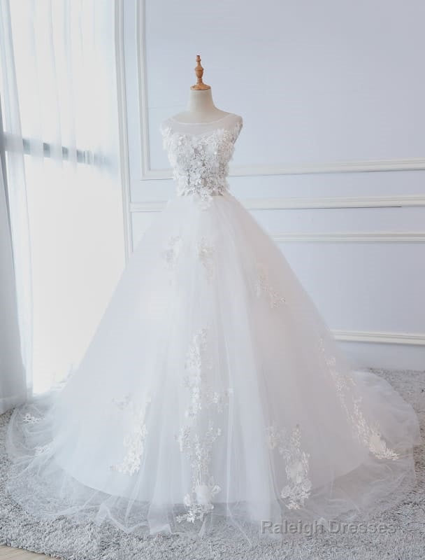Princess Wedding Dress Ball Gown Lace Flowers Applique Sleeveless Bridal Gown With Train
