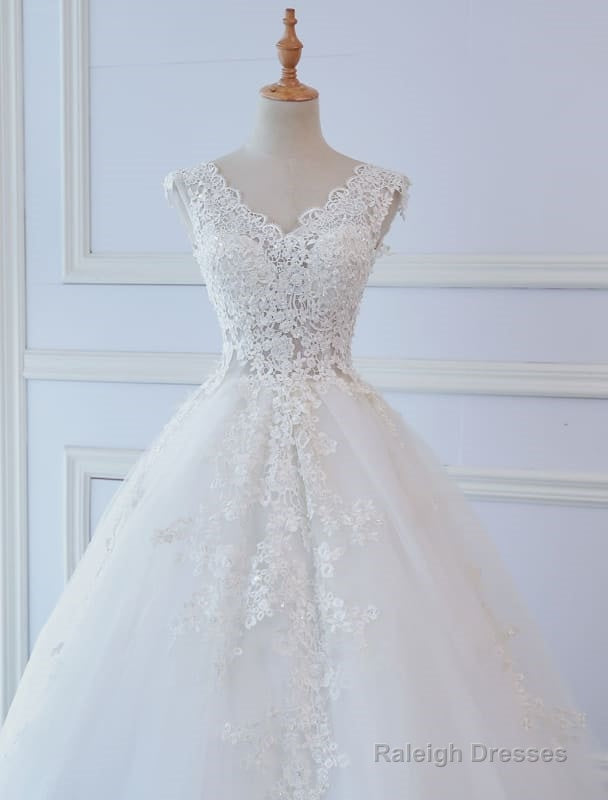 Princess Wedding Dress Ball Gown Lace V Neck Sleeveless Floor Length Bridal Gown