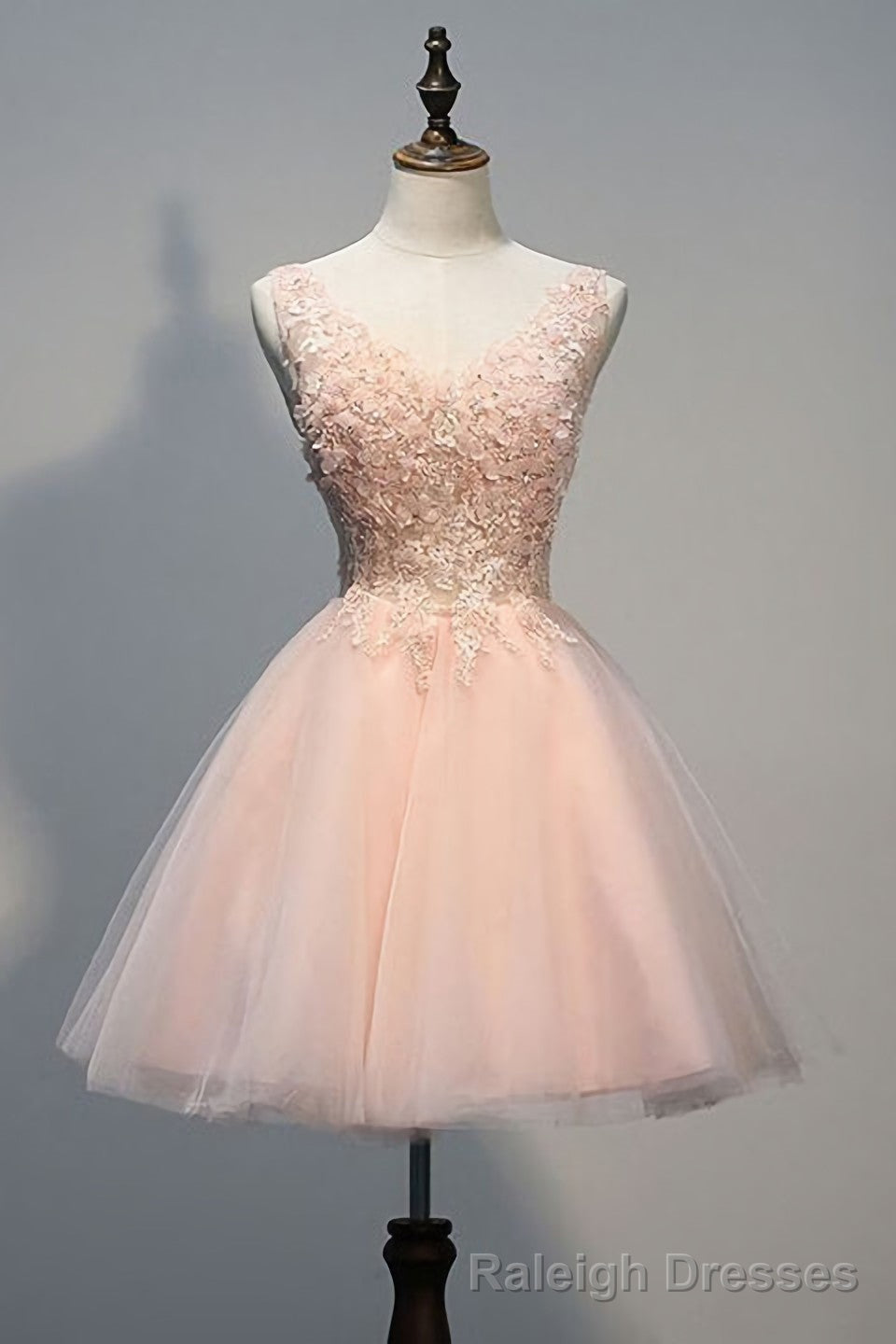 Princess V Neck Tulle Short Mini Appliques Lace Sweet Prom Dresses Main image