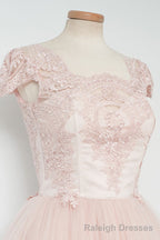 Vintage Knee Length A Line Pearl Pink Lace Homecoming Dresses