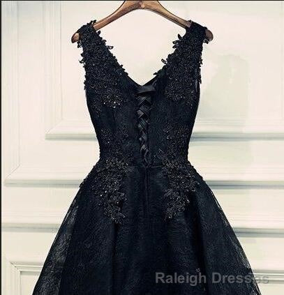 black v neck beading homecoming dresses v neck short prom dresses sleeveless short lace appliques layers cocktail dresses Secondary image