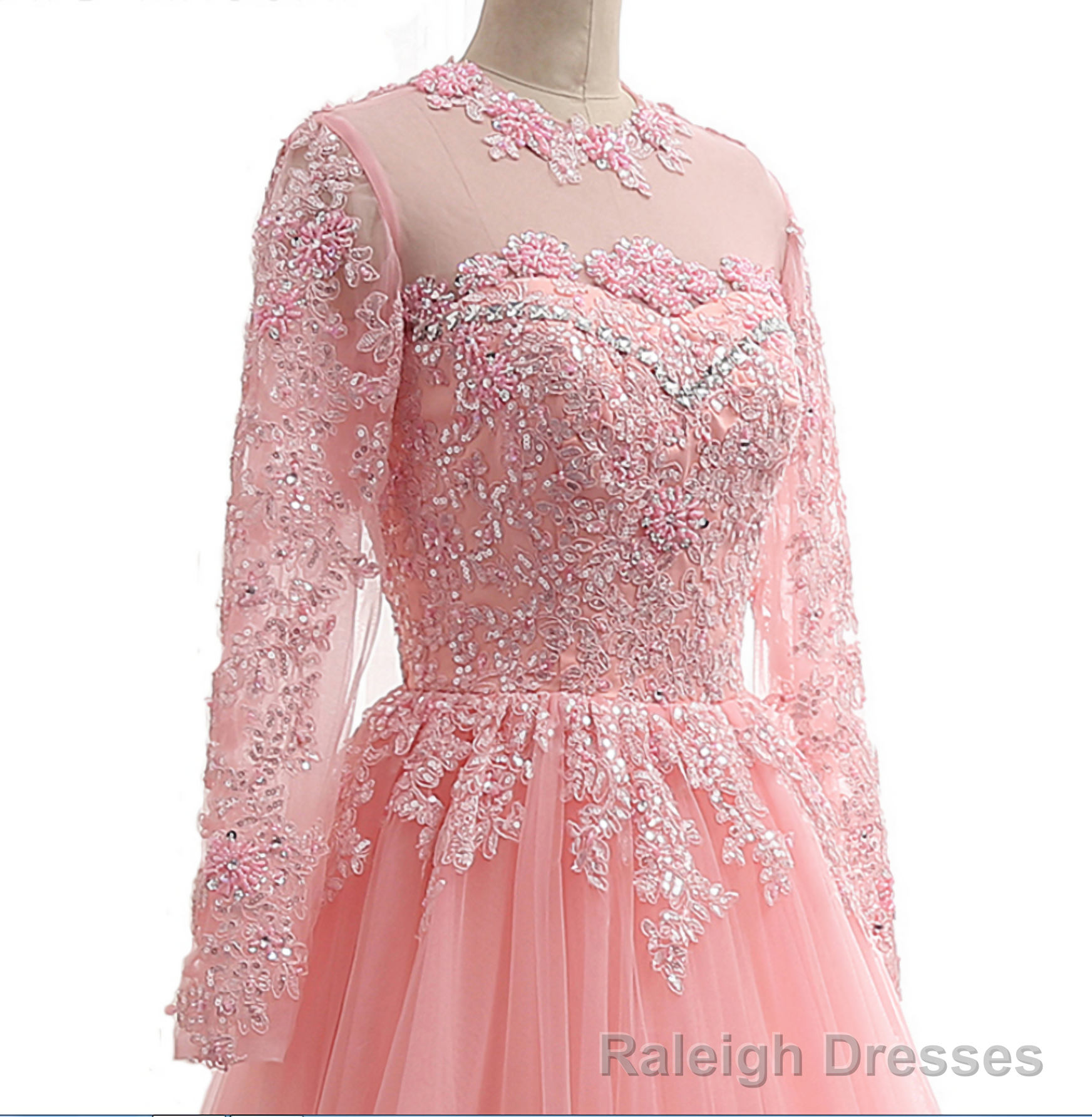 of Appliques long neck O a line long veils Evening Dresses