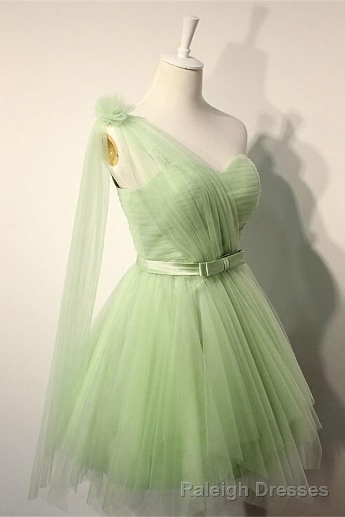 Charming One Sholder Short Tulle Short Sage Simple Homecoming Dresses Main image