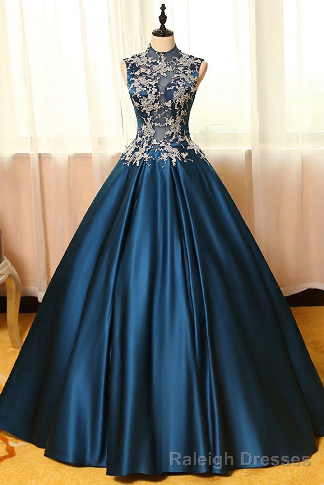 Blue Dreses Satins Lace Applique A Line Long Prom Dresses Main image
