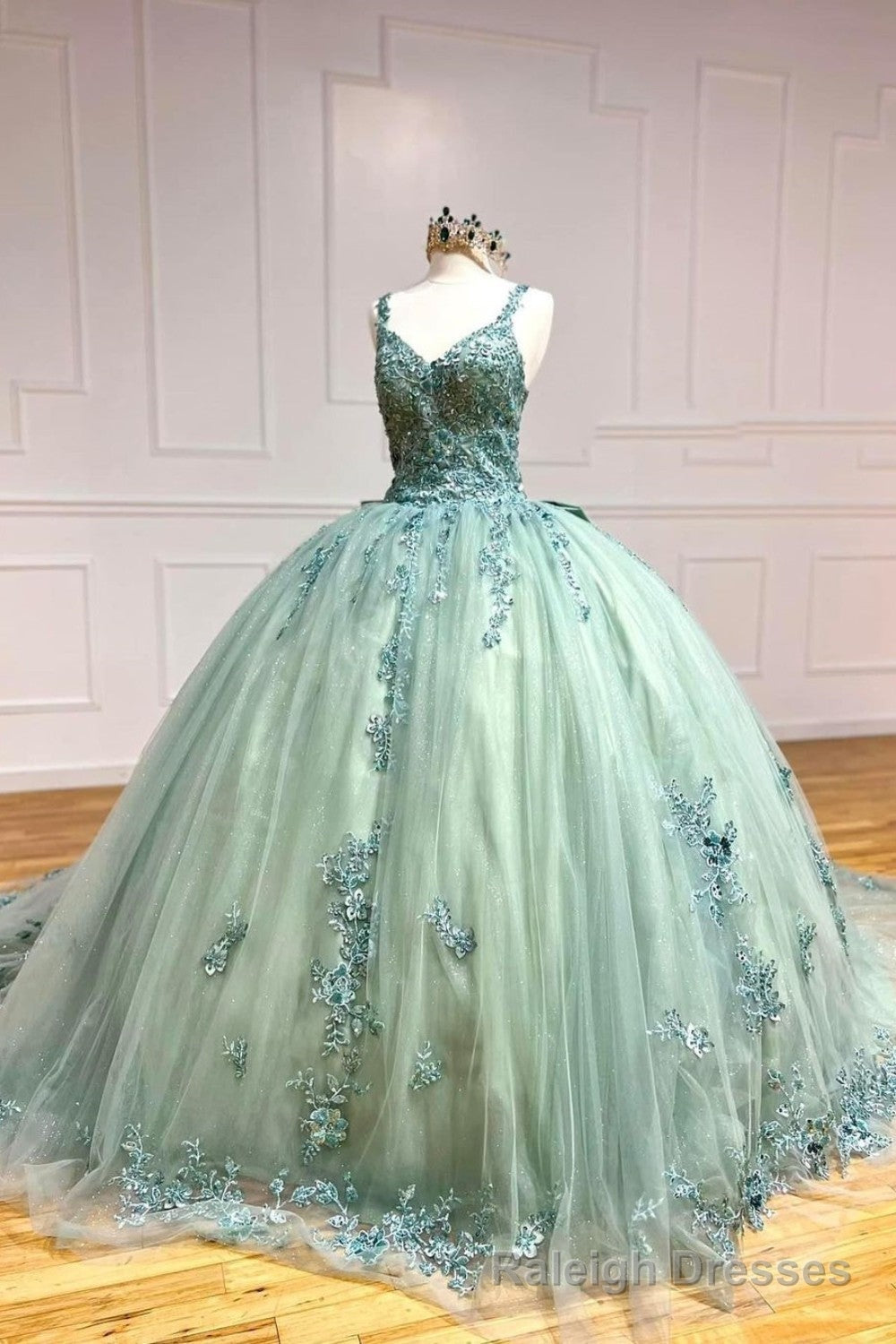 Quinceanera Dress Ball Gown Straps Sweetheart Quinceanera Dresses With Applique Main image