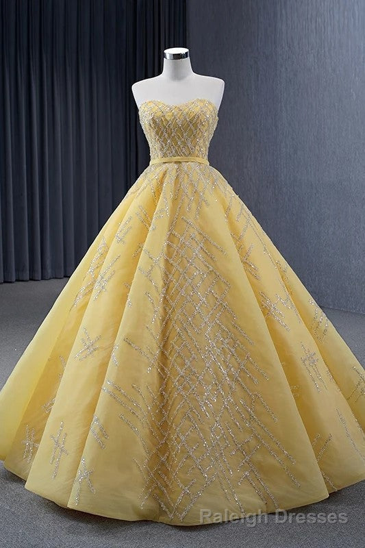 Quinceanera Dress Elegant Yellow Strapless Sequins Ball Gowns Lace Up Pleated Prom Dress