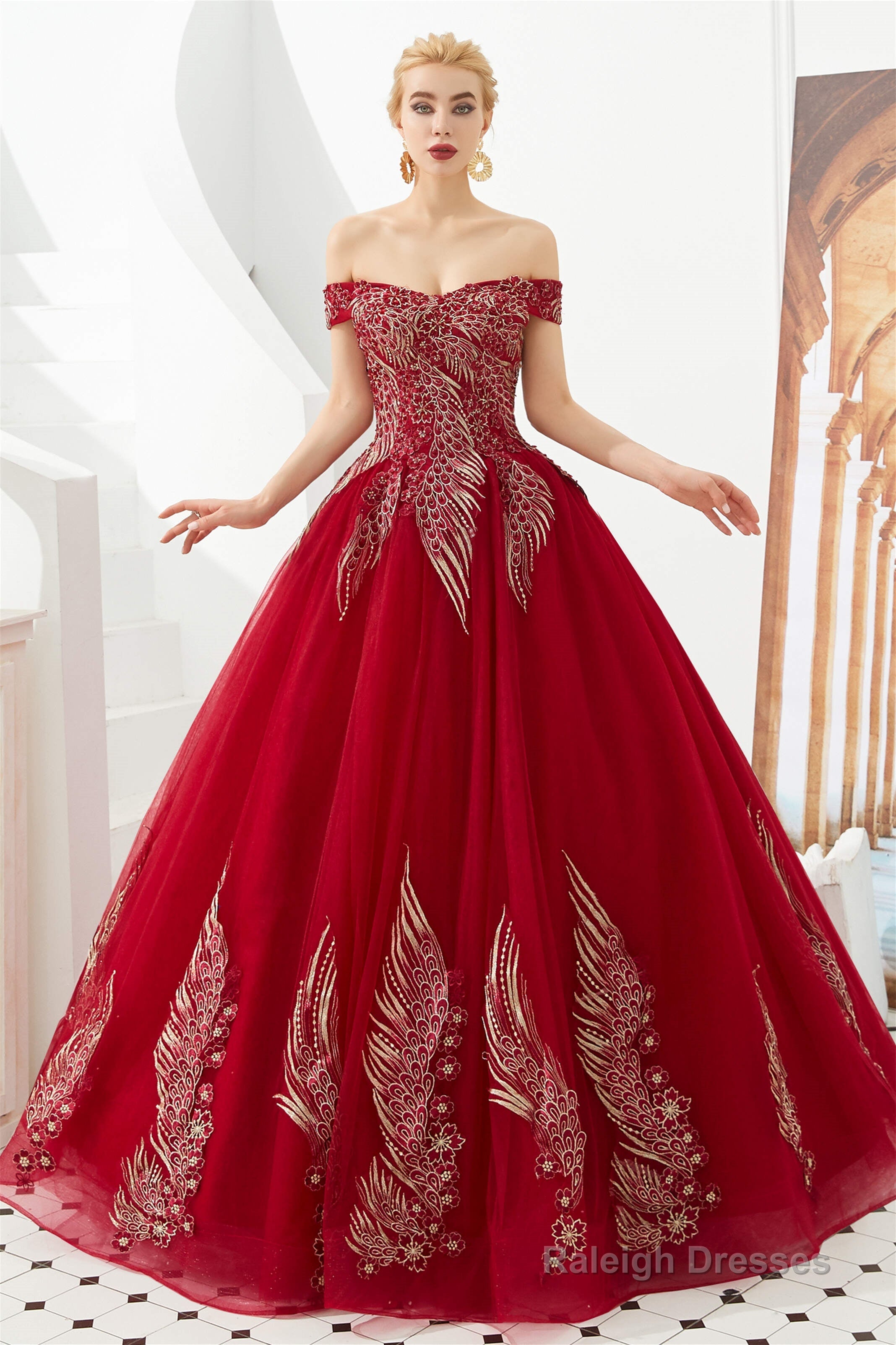 Off the Shoulder Sweetheart Applique A-line Floor Length Prom Dresses Main image