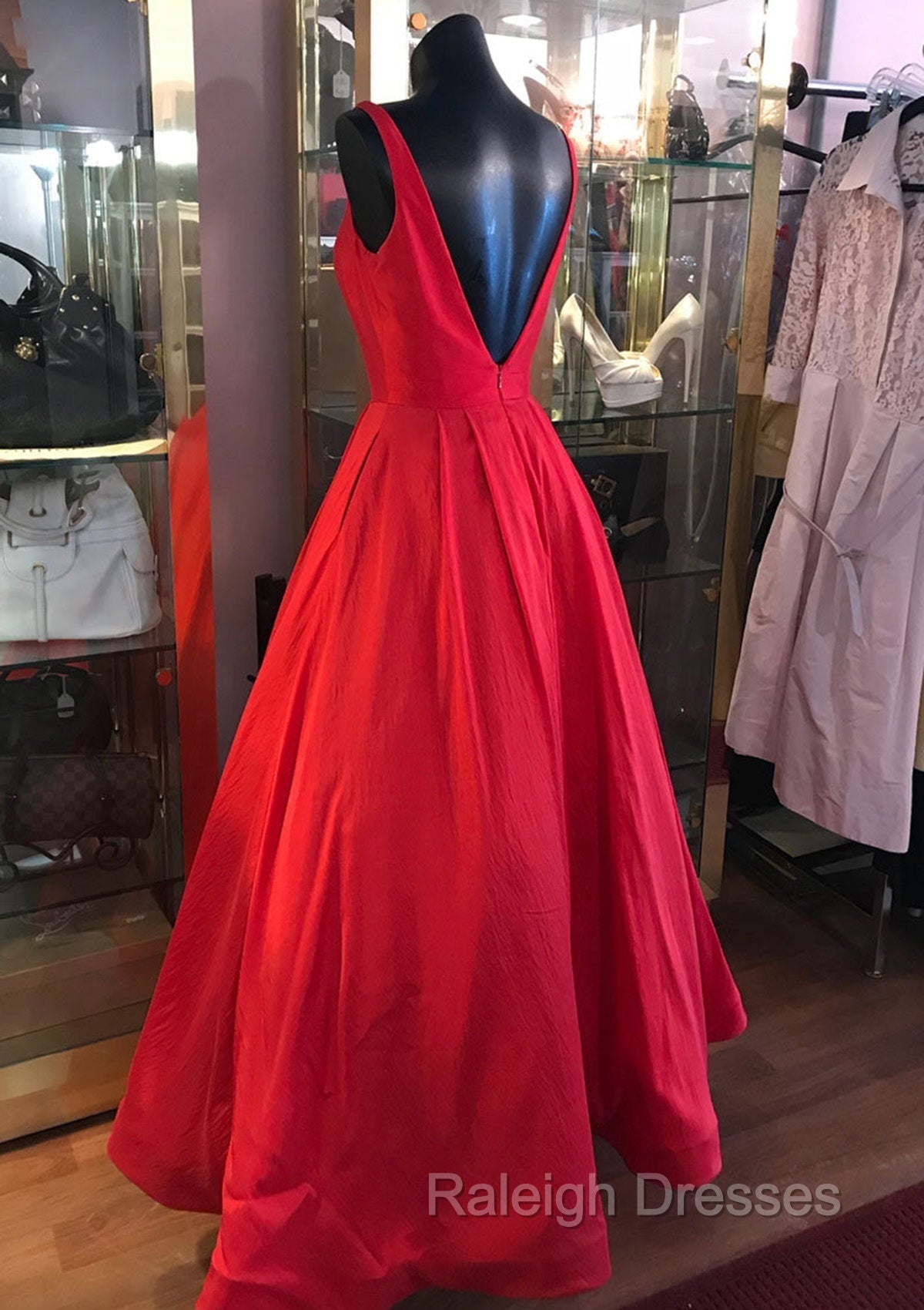 Red Prom Dresses, A-line Square Neckline Regular Straps Long/Floor-Length Satin Prom Dress Secondary image