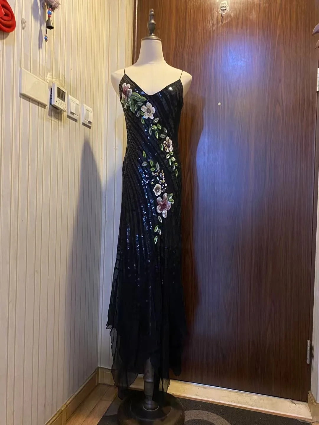 Retro Black Mermaid Deep V Halter Sequined Long Formal Prom Dress Main image