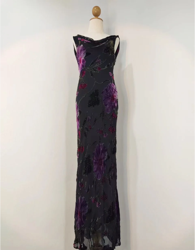 Retro Black Mermaid Neckline Embroidered Floral Backless Chiffon Long Formal Prom Dress Main image