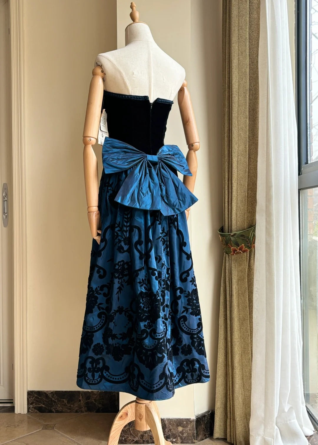 Retro Blue And Black A-Line Strapless Bow Jacquard Velvet Long Formal Prom Dress