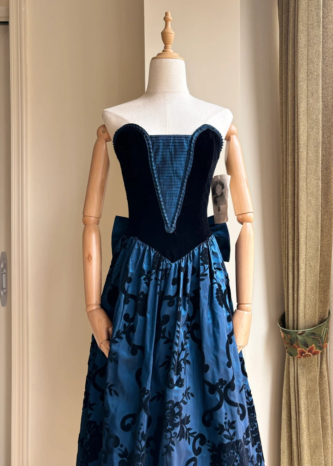 Retro Blue And Black A-Line Strapless Bow Jacquard Velvet Long Formal Prom Dress