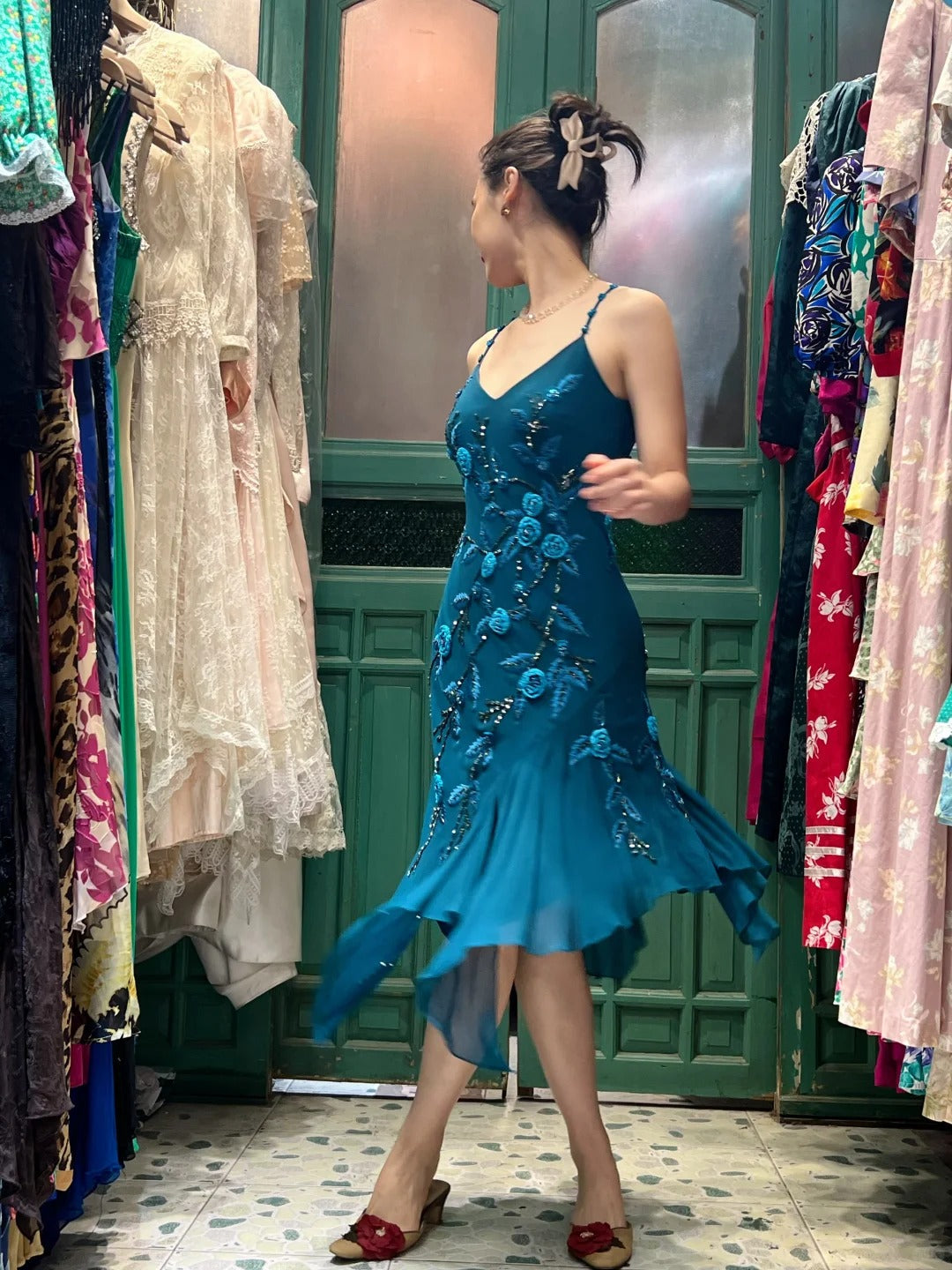 Retro Elegant Peacock Blue Irregular Deep V Halter Embroidered Chiffon Formal Prom Dress