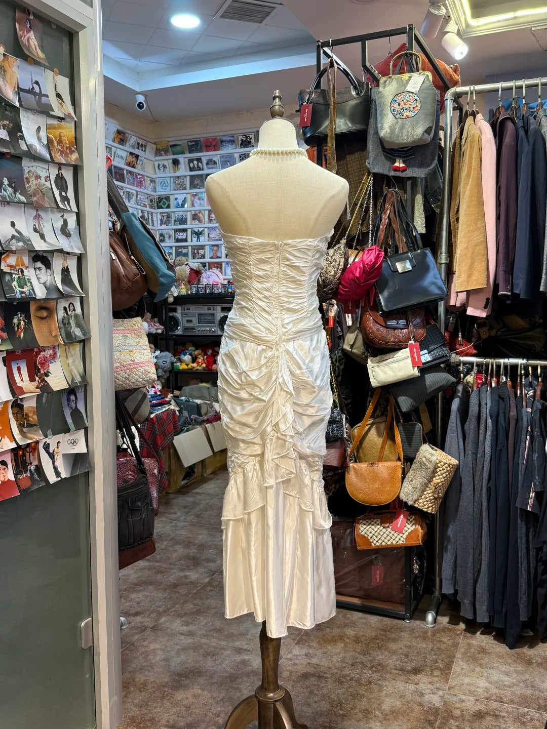 Retro Elegant White Mermaid Strapless Pleated Satin Long Formal Prom Dress