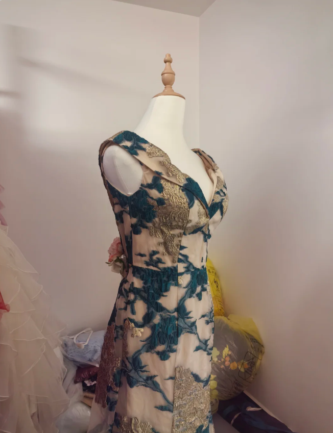 Retro Mermaid V-Neck Jacquard Embroidered Long Formal Prom Dress