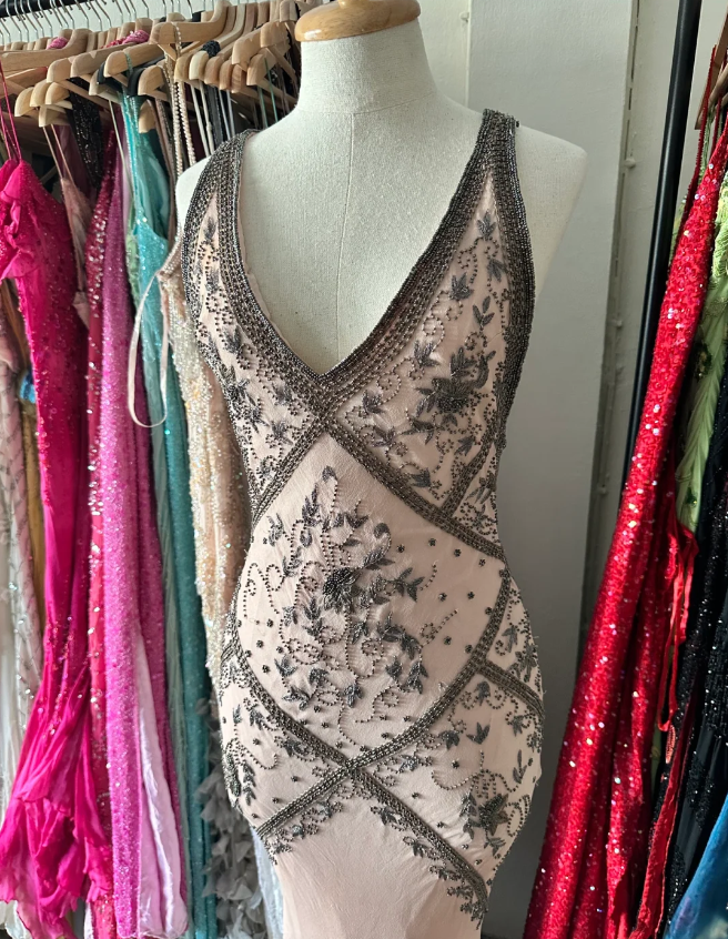 Retro Pink Mermaid Backless V-Neck Beaded Chiffon Long Formal Prom Dress