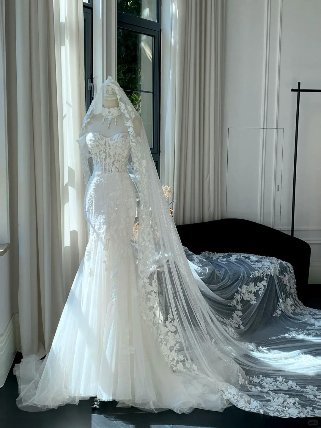 Retro White Mermaid Off-The-Shoulder Herringbone Lace Tulle Wedding Dress With Train Main image