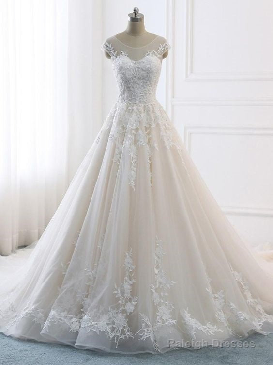 Romantic A-Line Royal Wedding Dresses White Bridal Gown Lace Wedding Dresses Prom Dress Main image