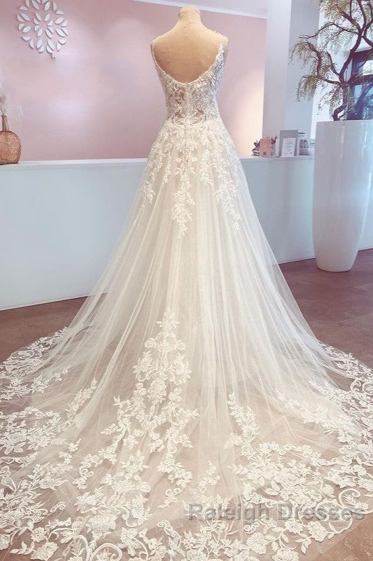 Romantic Long A Line Spaghetti Straps Appliques Lace Backless Wedding Dresses