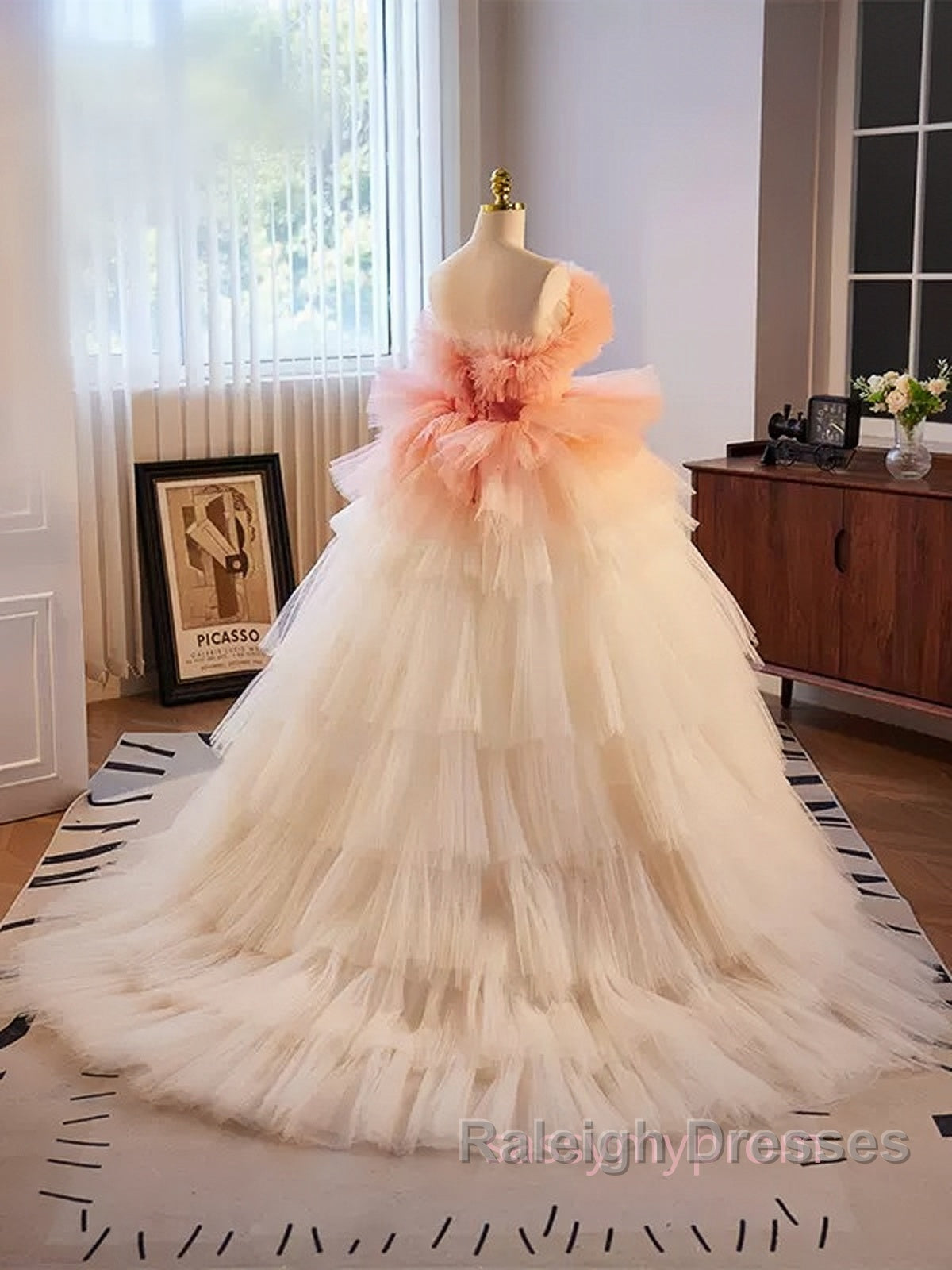 Romantic Pink Tulle Ball Gown Ombre Tiers Prom Dress Secondary image