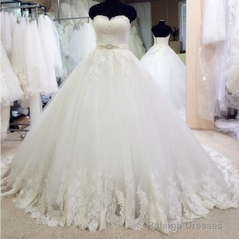 Romantic Sweetheart Crystal Beading Sashes Lace Wedding Dresses Ball Gowns